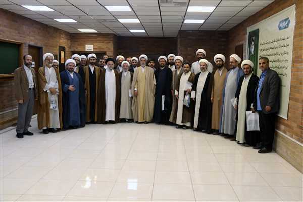 مراسم بزرگداشت مقام استاد در مؤسسه اخلاق و تربیت