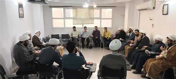 نشست صمیمانه دانش پژوهان با ریاست محترم