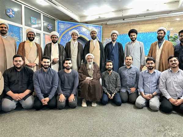 نشست صمیمانه دانش پژوهان با ریاست محترم 2